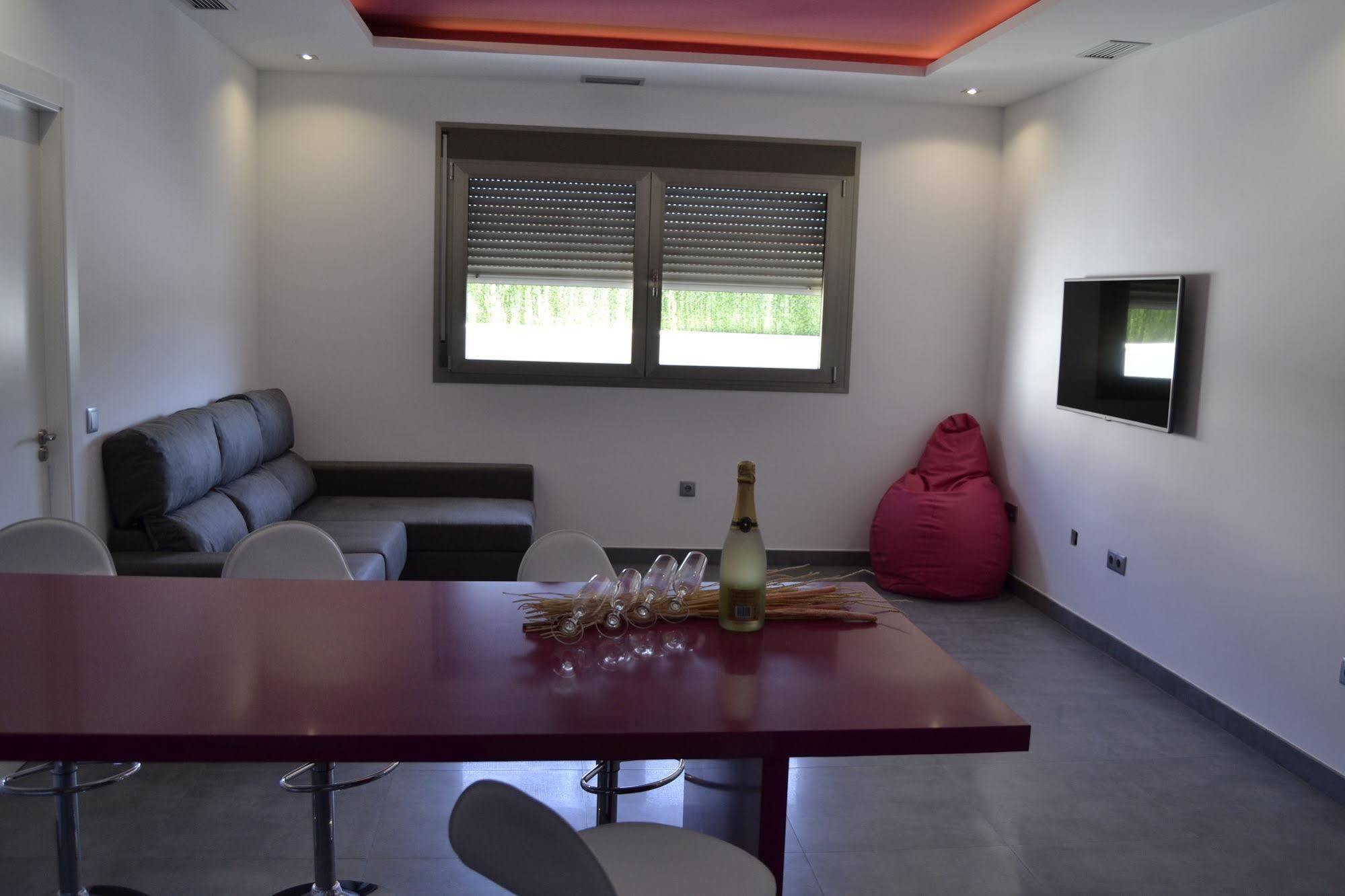 Apartamentos Turisticos Clavero Almagro Exterior photo